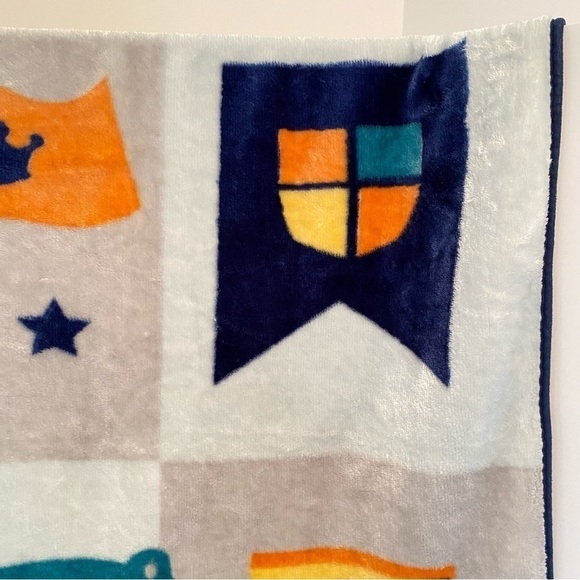 Bedtime Originals Sparky The Dragon Fleece Blanket And Matching Crib Sheet - Picture 8 of 11